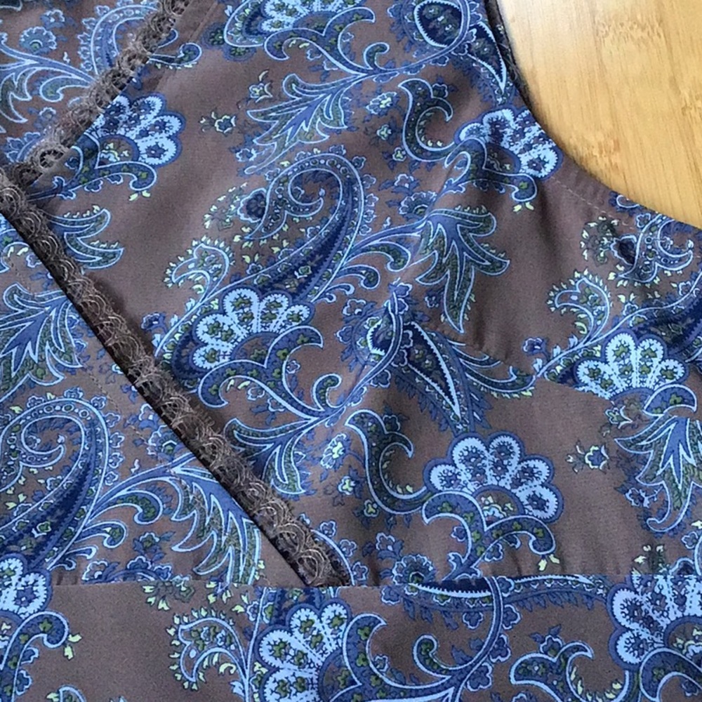 Sleeveless blouse top shell paisley print - Picture 3 of 5